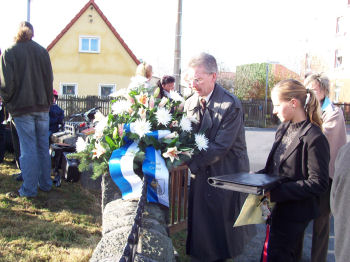 Gedenkfeier und Denkmalneuweihe am 13. November 2005