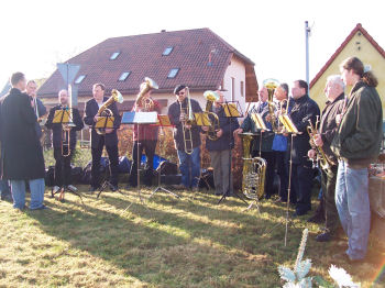 Gedenkfeier und Denkmalneuweihe am 13. November 2005