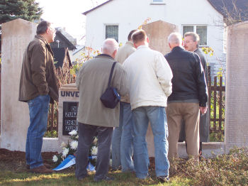 Gedenkfeier und Neueinweihung des Denkmals in Irchwitz am 13. November 2005