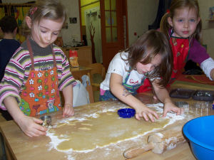 Pltzchenbacken im Kindergarten Kunterbunt am 05. Dezember 2006