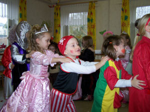 Fasching im Kindergarten Kunterbunt 2007