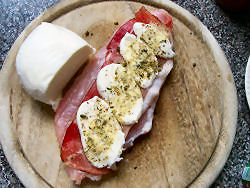 Putenroulade mit Sardellensauce